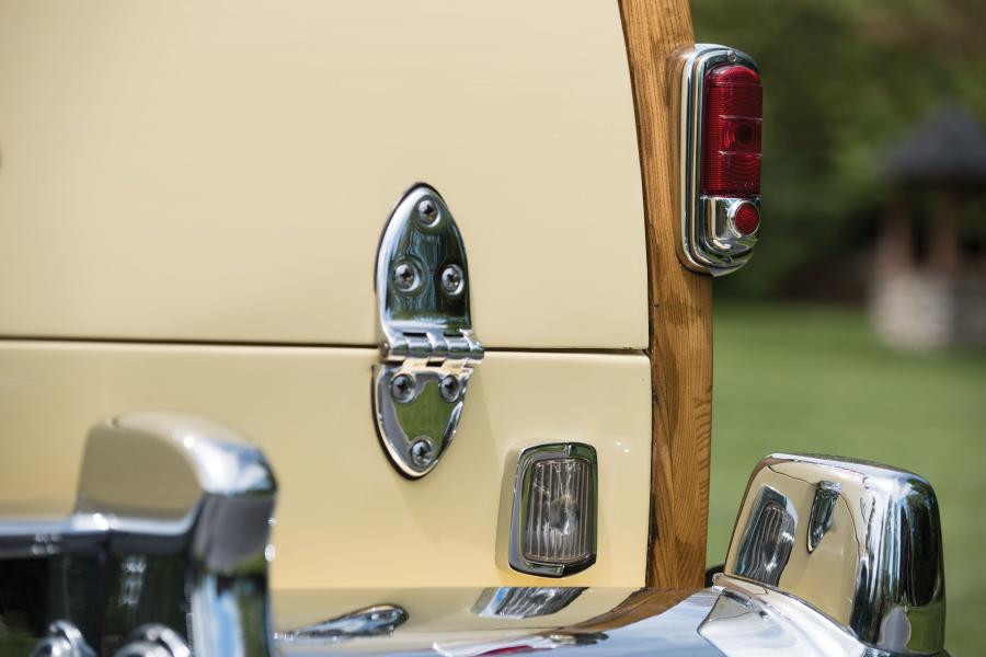 Детали экстерьера Chrysler Royal Town & Country Station Wagon (C48S) 1950 года  (фото 14 из 25)